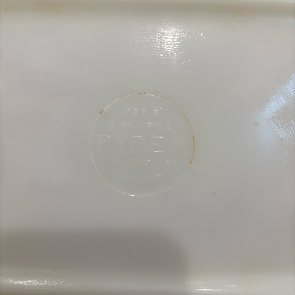 Pyrex Yellow Rectangular Baking Dish - Picture 4 of 4